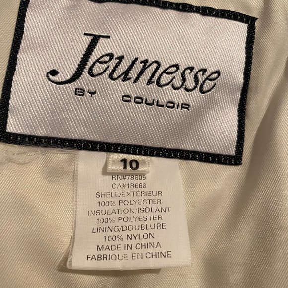 Women's White Quilted Ski Jacket with Black Collar - Picture 9 of 11